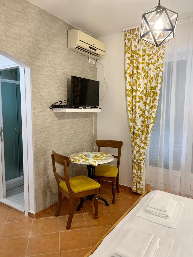 Lav Apartments Херцег Нови Екстериор снимка