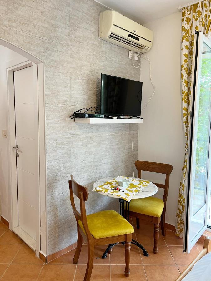 Lav Apartments Херцег Нови Екстериор снимка