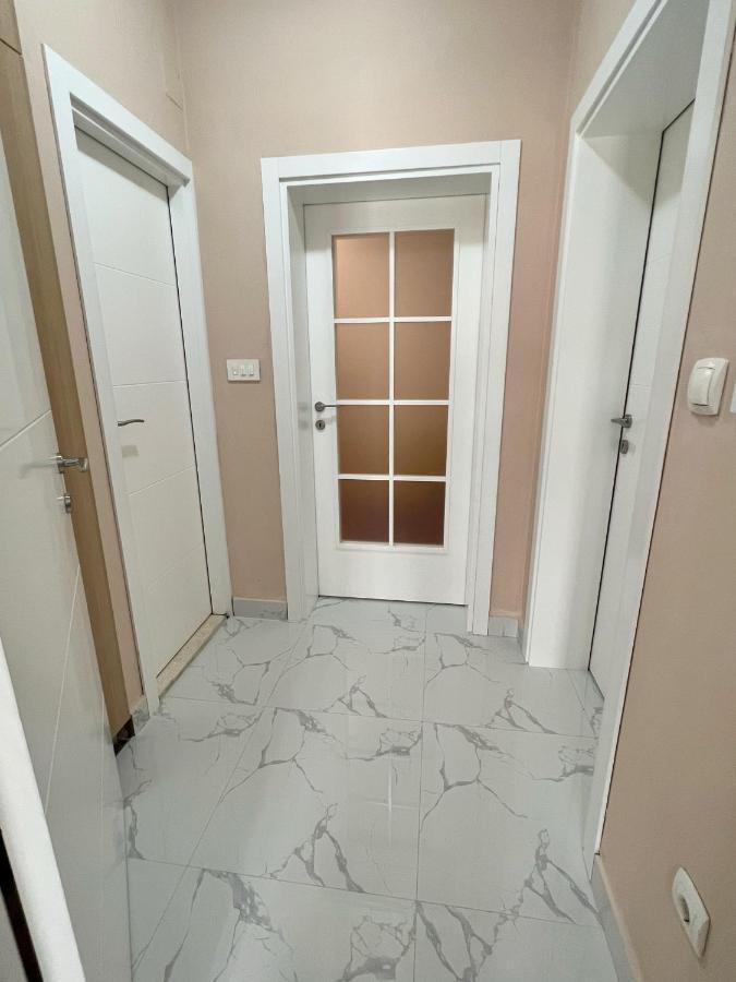 Lav Apartments Херцег Нови Екстериор снимка