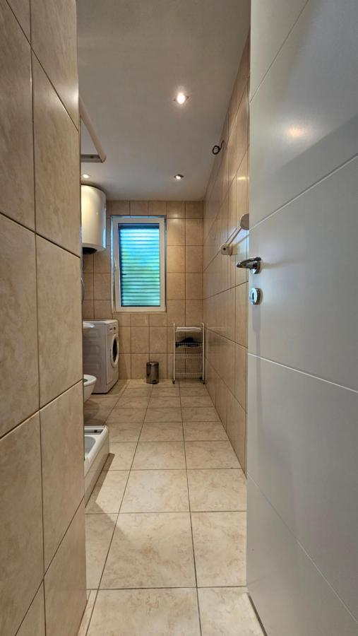 Lav Apartments Херцег Нови Екстериор снимка